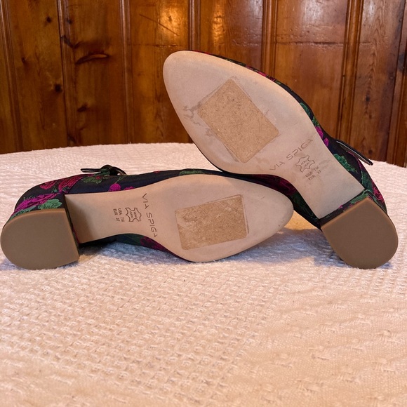 Gorgeous Via Spiga Satin Flower Mary Jane Shoes, 7 - Picture 3 of 6